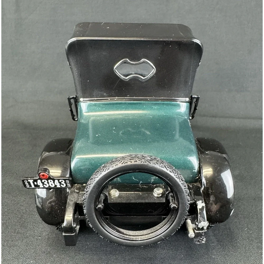 Signature Models 1/18 Scale 3625B 1920 Cleveland Roadster Green & Black